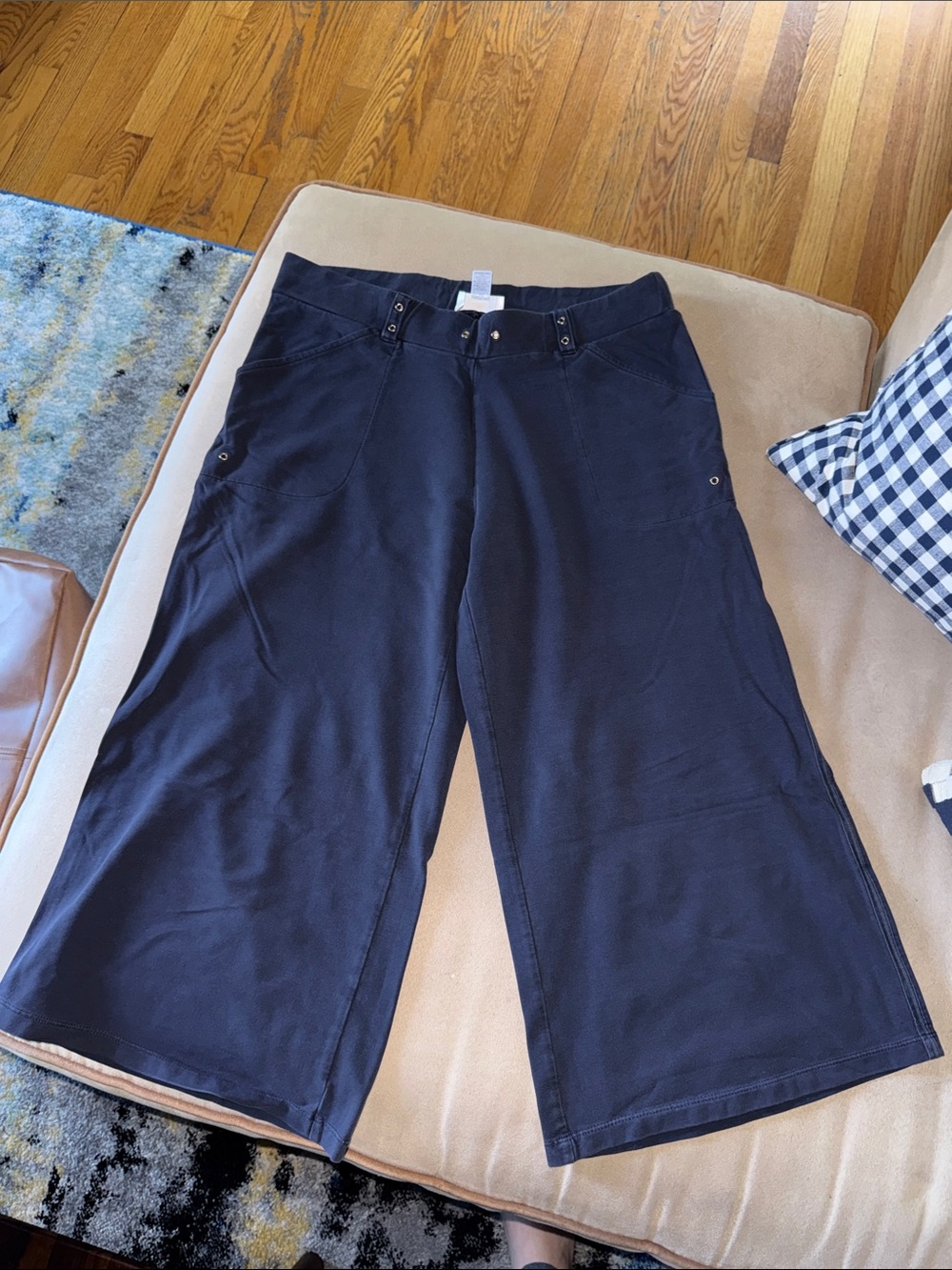 LOFT Navy Wide-Leg Capris